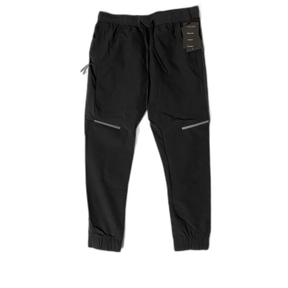 U510 Under 5'10 NWT New Performance Joggers Black Athletic Short 30x26 E410 - Picture 1 of 8
